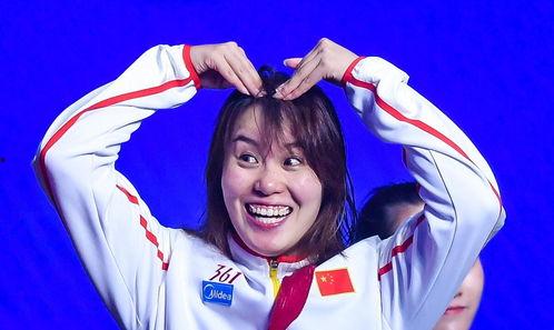 为了进娱乐圈吃瓜她红了,她如何凭借吃瓜走红?